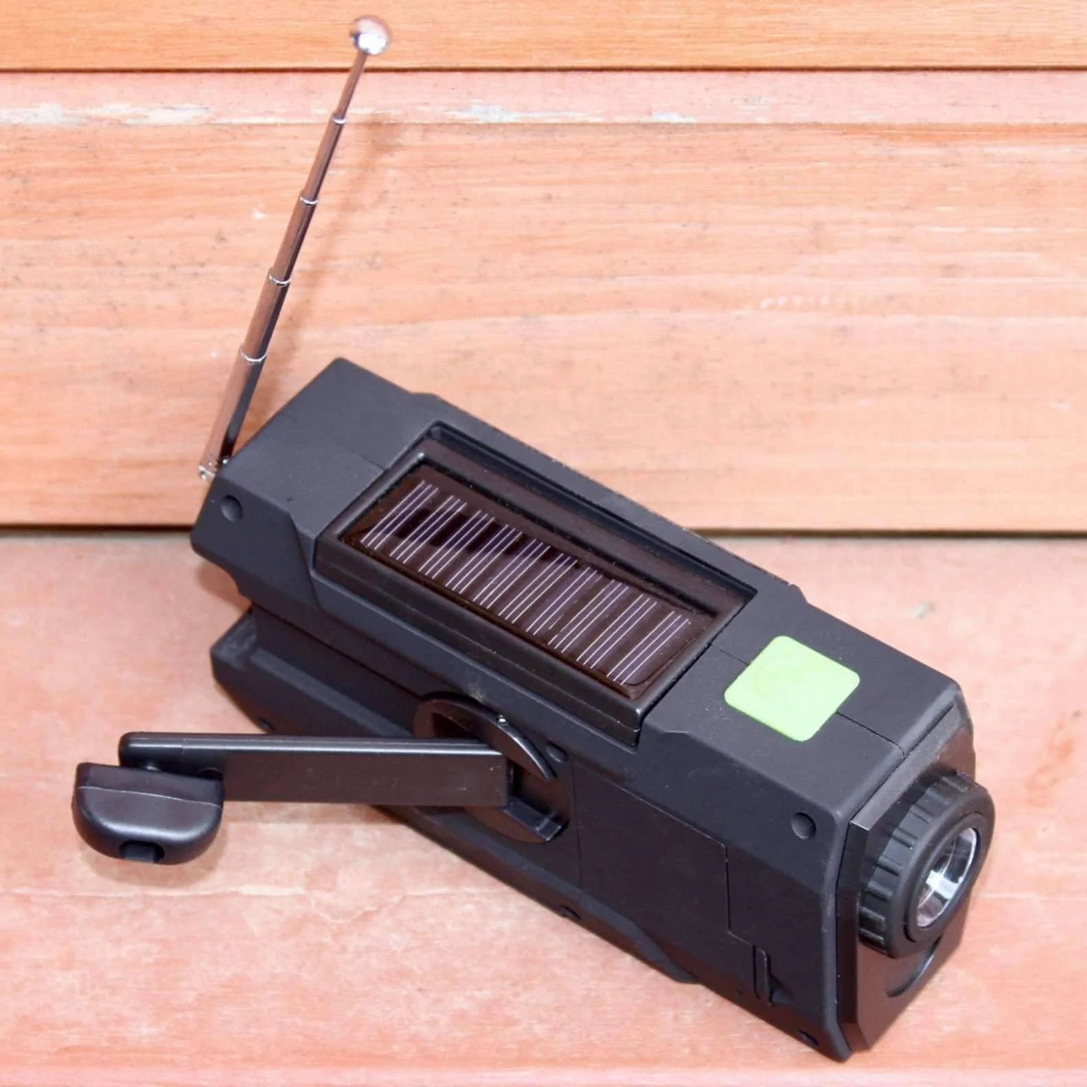 Solar Flashlight & AM/FM/Weather Radio w/ Hand Crank - Image 3